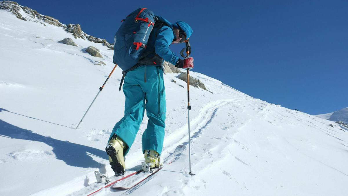 Skitourengeher mit Tech-Bindung