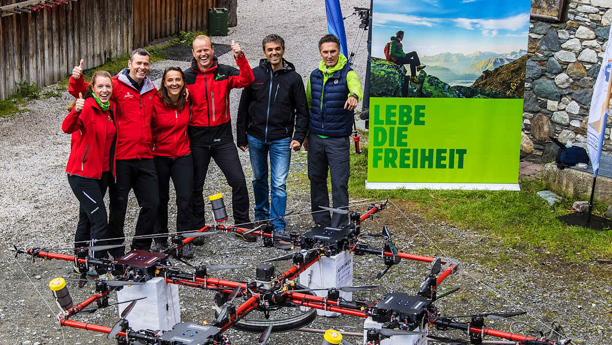 Die E-Drohne vor ihrem Pilotflug an der Pinzgauer Höhe bei Zell am See in Salzburg