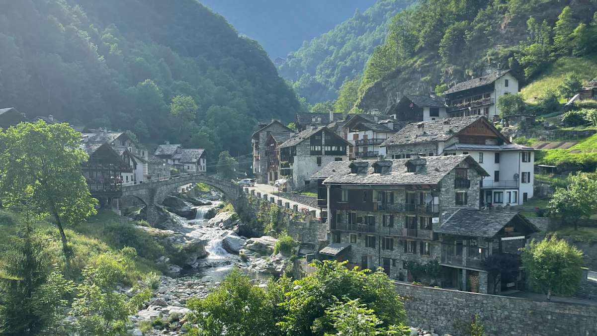 Rassa – das kleine ursprüngliche Dorf sollte unbedingt besucht werden.