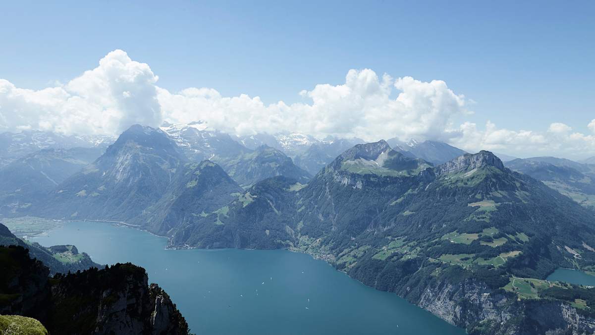 Einmal rund um den Vierwaldstättersee lautet die Devise beim Waldstätterweg in der Schweiz.
