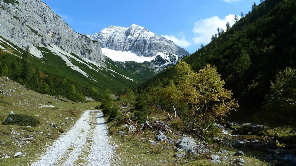 Der Weg zur Pfeis-Hütte wird im letzten Abschnitt sehr steil.