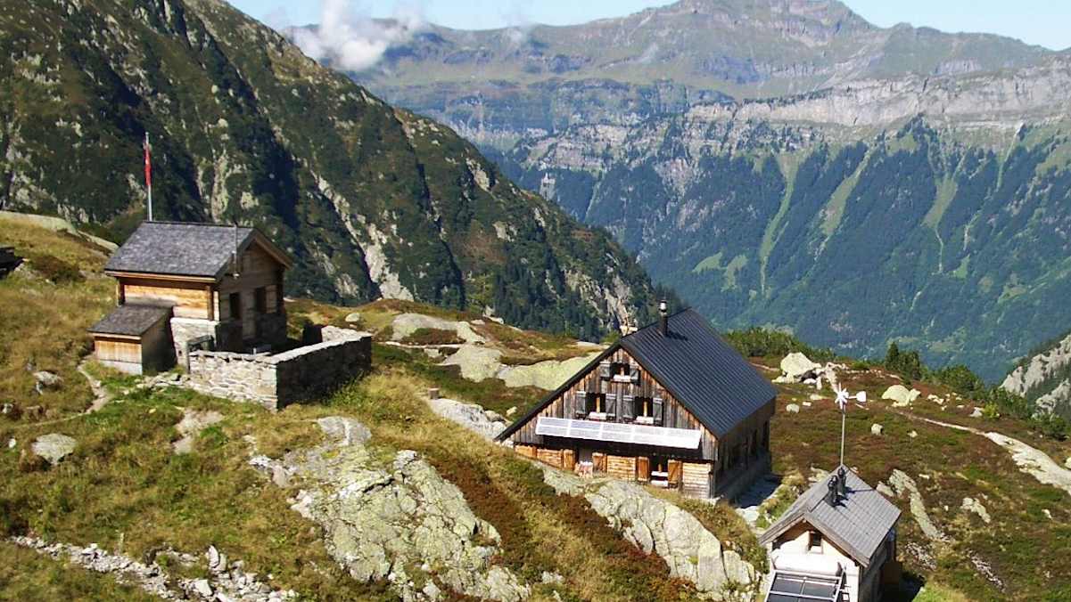 Die Windegghütte in den Urner Alpen im Kanton Bern