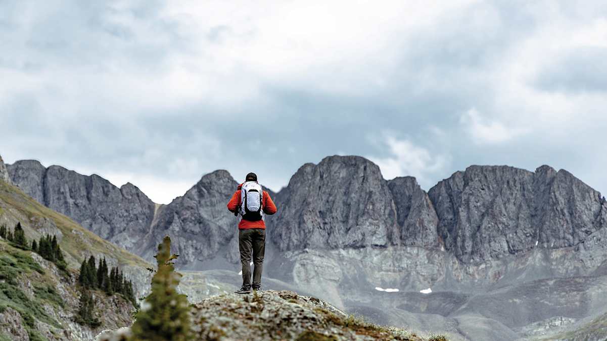 Unterwegs mit leichtem Rucksack und weitem Blick.