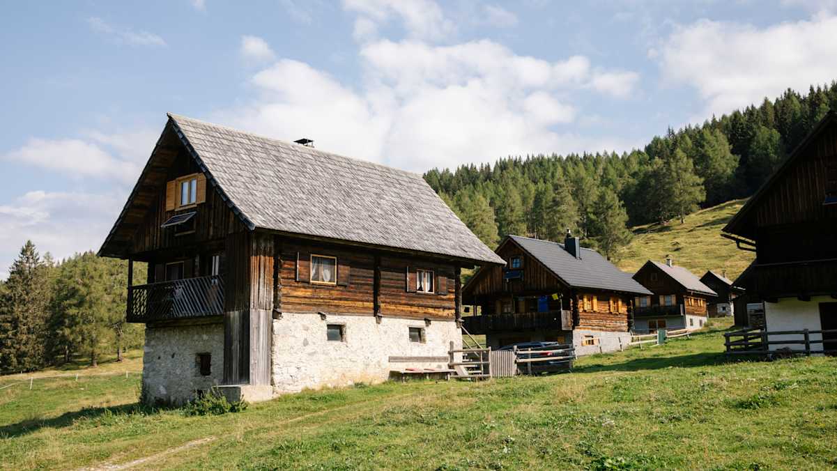Eggeralm, Holzhäuser