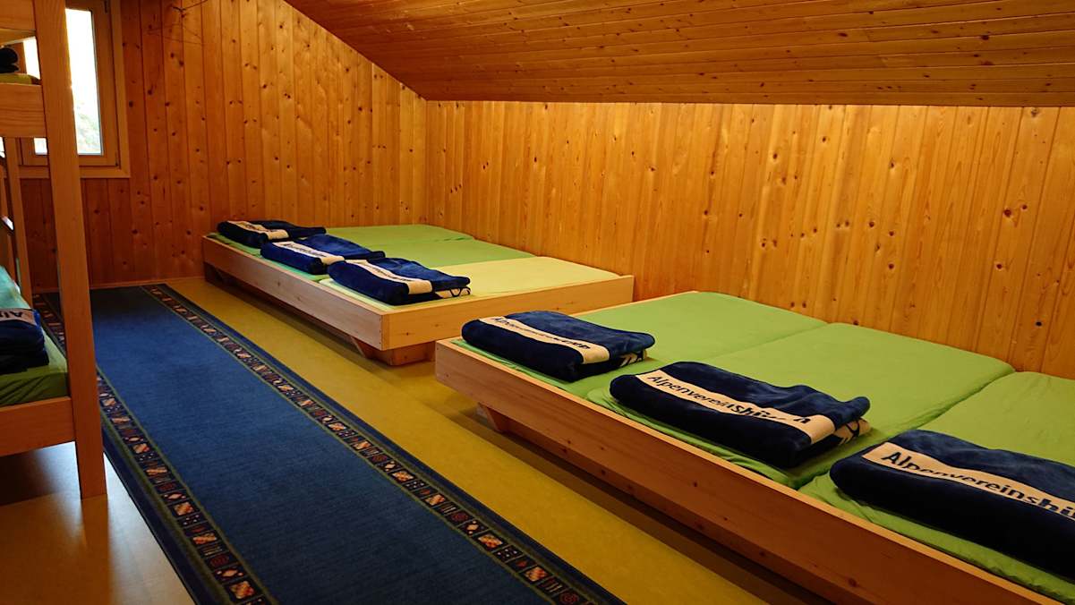 Gemütliche Schlafplätze in der Hütte