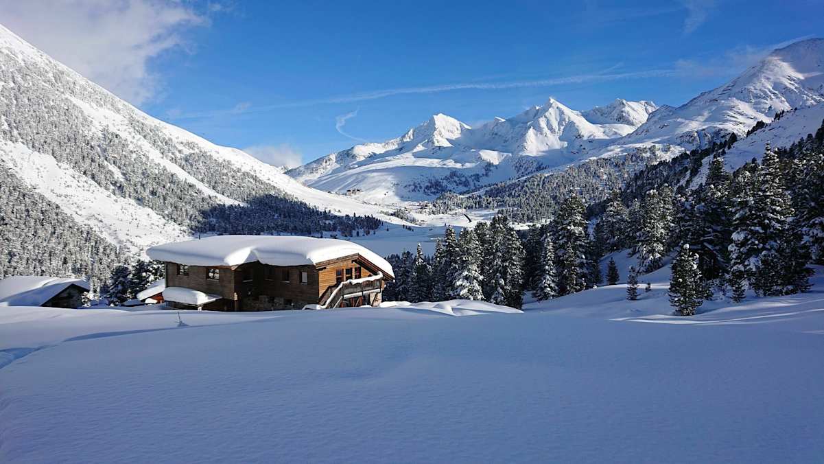 Die Mittergrathütten sind zwei modern ausgerüstete Selbstversorgerhütten für 30 Personen in Kühtai