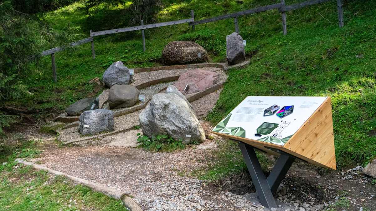 Unterwegs am neu gestalteten Natursprünge-Weg