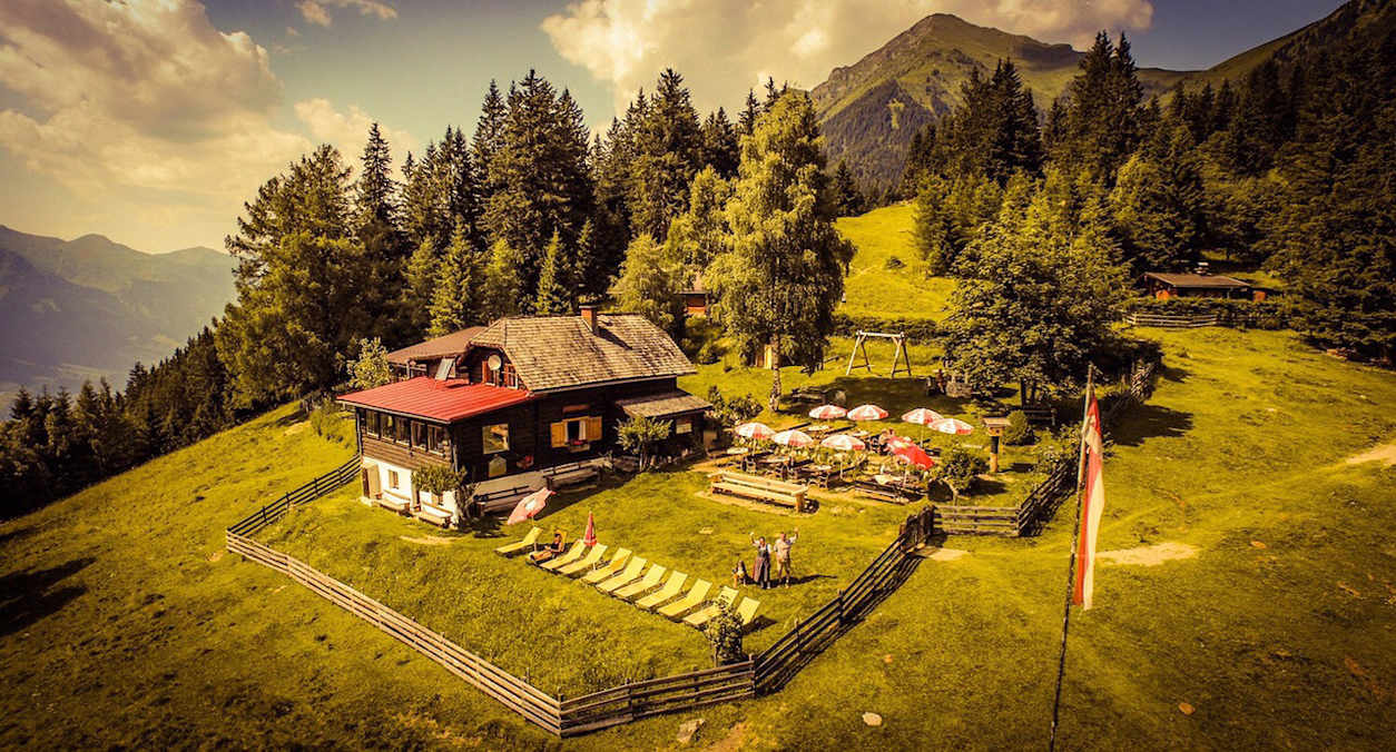 Die Poserhöhe ist eine kleine, urige Einkehrstation am Gamskarkogel in Salzburg