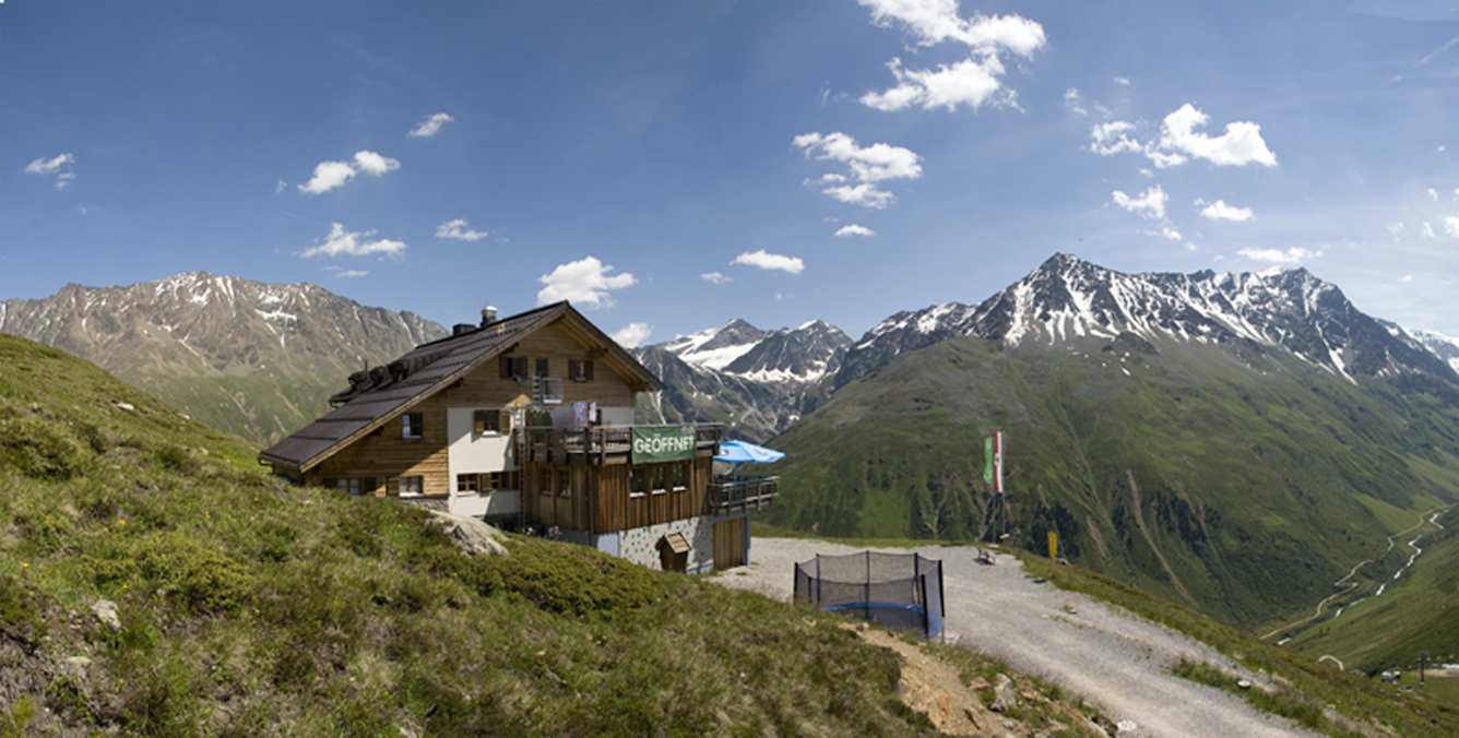 Die aussichtsreiche Riffelseehütte 