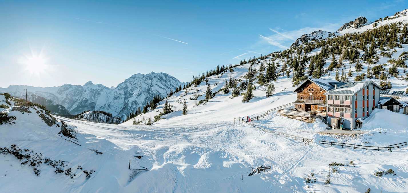 Das Carl-von-Stahl-Haus im Winter