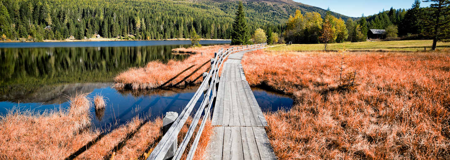 Der Prebersee mit Preber und dem Moorlehrpfad