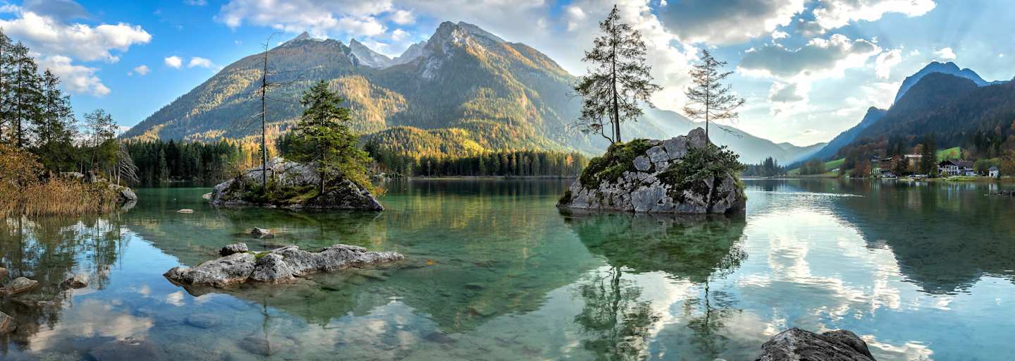 Naturlehrpfad im Zauberwald entlang des Hintersees in den Berchtesgadener Alpen