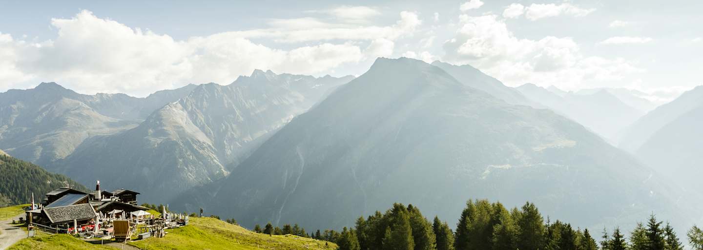 Ab dem 15. Mai dürfen österreichische Hütten, wie die Gampe Thaya in den Ötztaler Alpen, wieder ihre Pforten öffnen