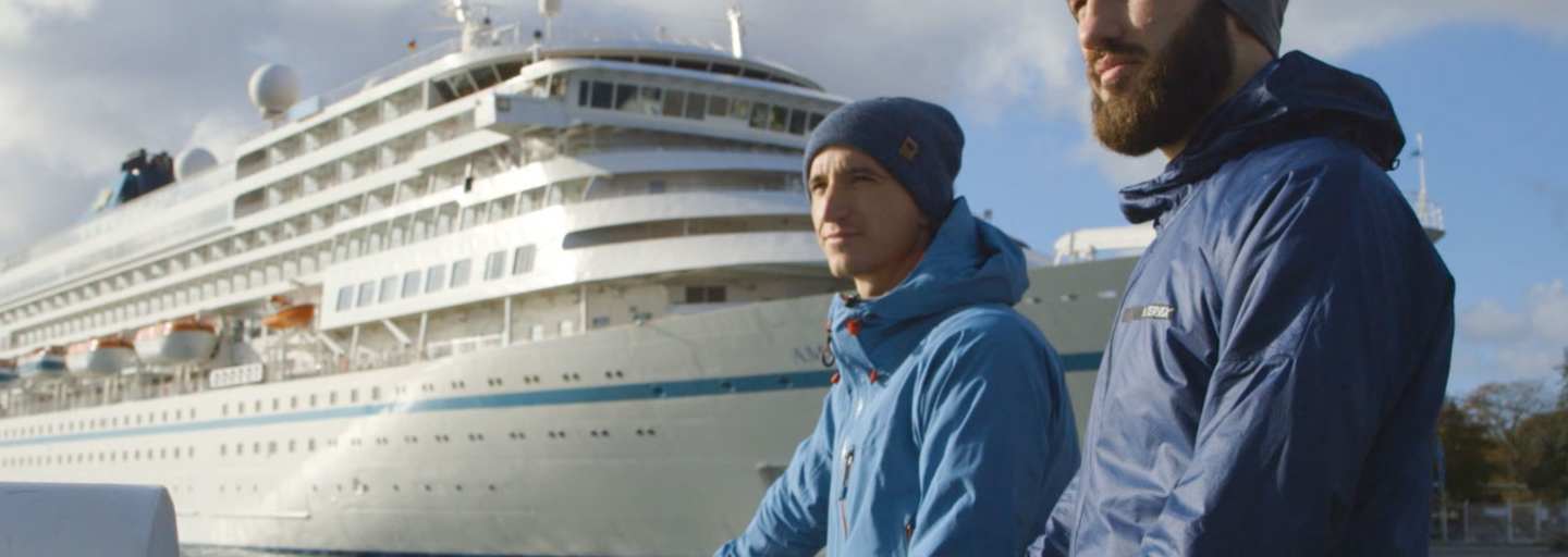 Die Österreicher Kurt und Max waren mit ihren Rädern an der deutschen Ostsee unterwegs