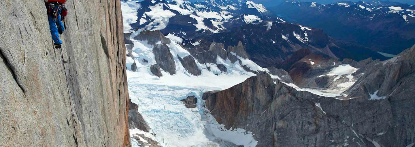 David Lama klettert am Cerro Torre in den Anden