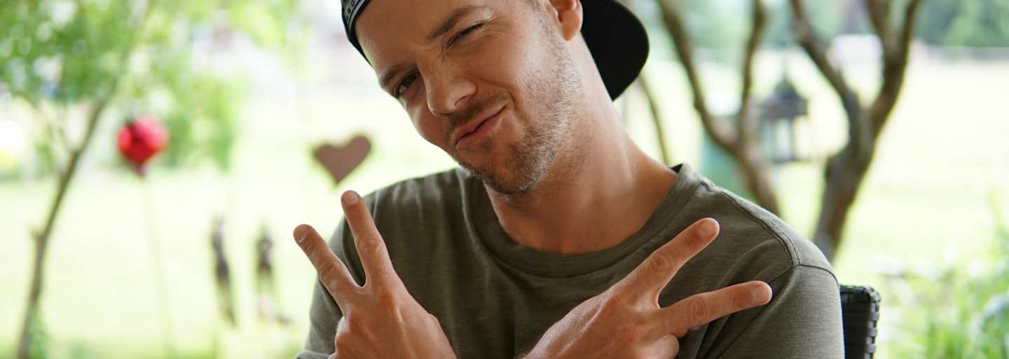 Wir haben Freeskier Fabio Studer 5 Fragen zum neuen Alltag zuhause gestellt