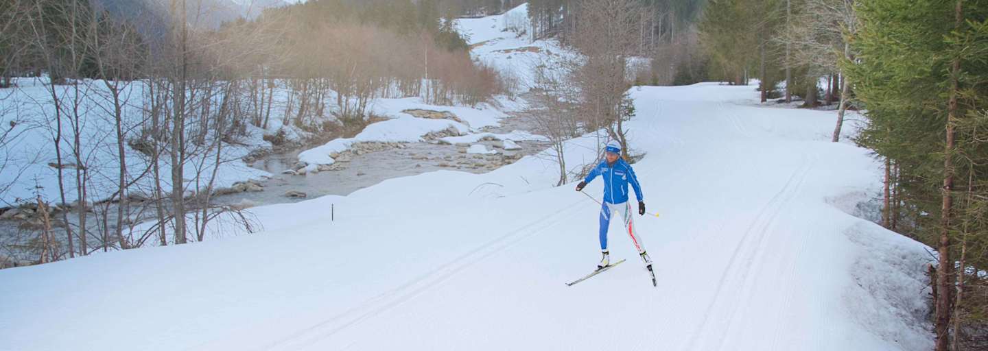 Langlauf-Skating kombiniert Naturgenuss mit intensivem Ganzkörpertraining 