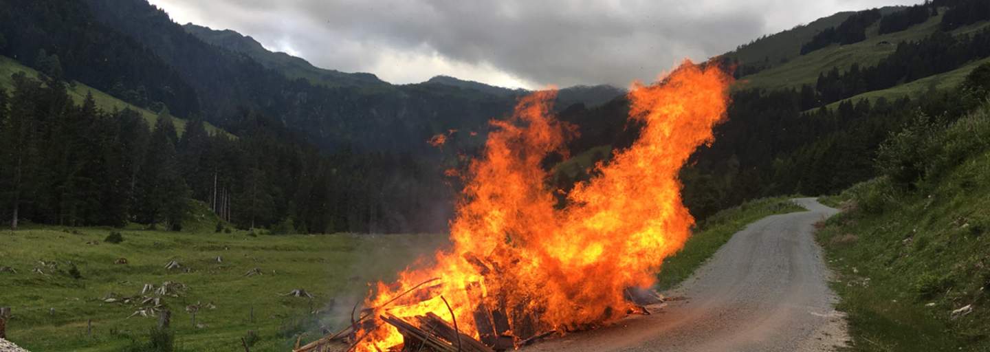 Sonnwendfeuer im Talschluss Saalbach Hinterglemm