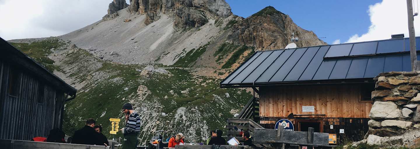 Filmoor-Standschützenhütte auf dem Karnischen Hauptkamm (Tirol)
