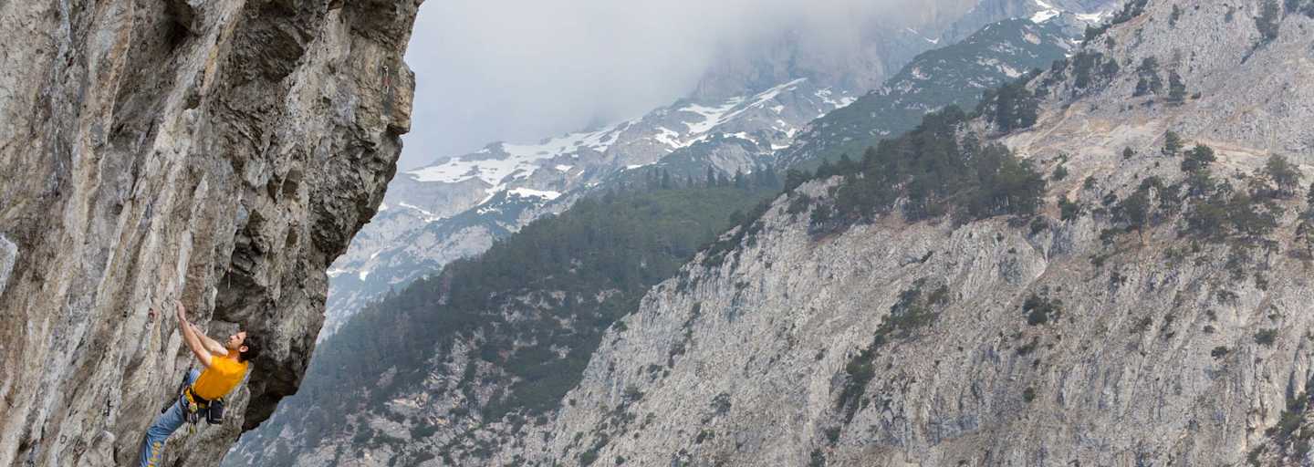 Klettern in der Arzbergklamm, Tirol