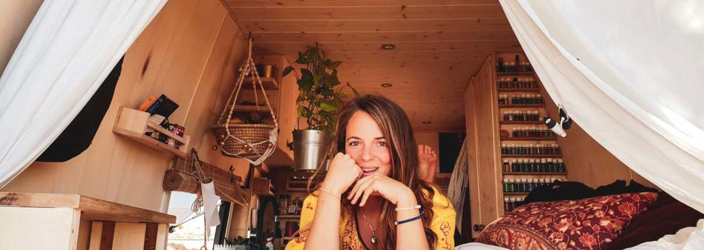 Laura Horvat Vanlife