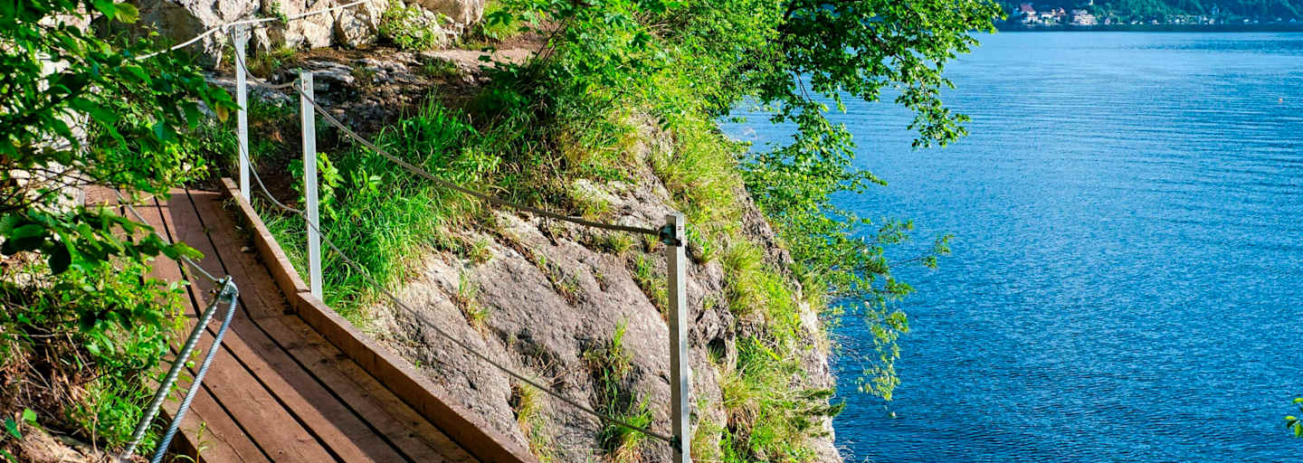 Der Miesweg am Ufer des Traunsees