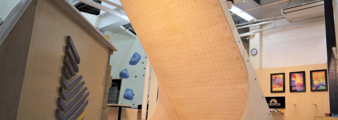 Die freistehende Kletterwand für das effektive Klettertraining daheim: die Freewall