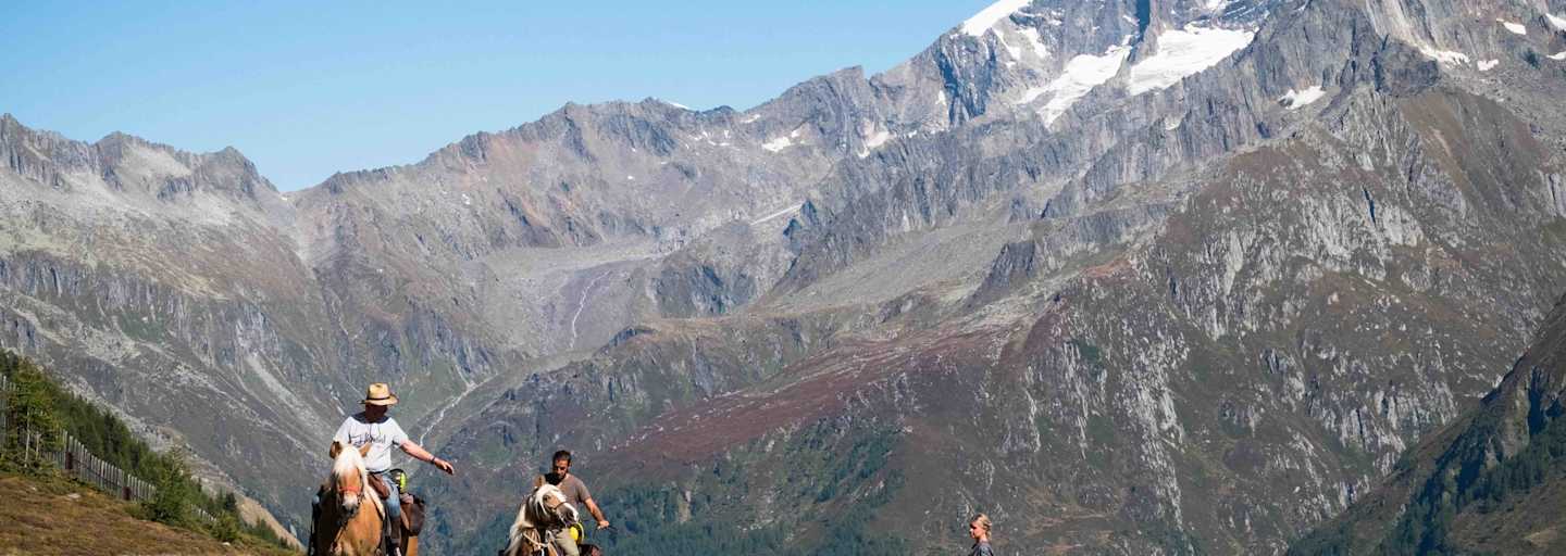 Am Rücken der Pferde ist man dem Himmel im Südtiroler Ahrntal noch ein Stück näher.