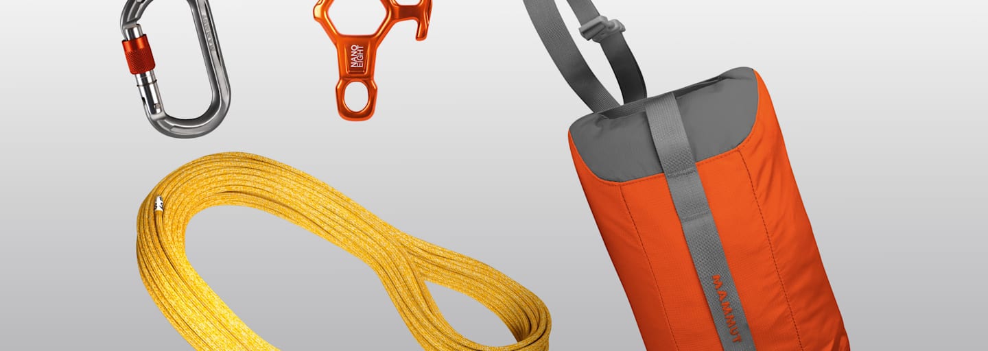 Das Mammut Rappel Kit mit Seil, Absicherungsgerät und Karabiner.