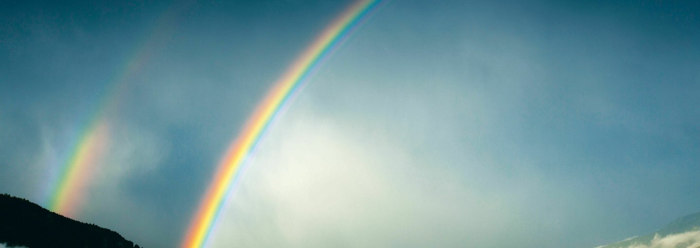 Ein Regenbogen kann sowohl gutes als auch schlechtes Wetter ankündigen - je nachdem zu welcher Tageszeit er erscheint 