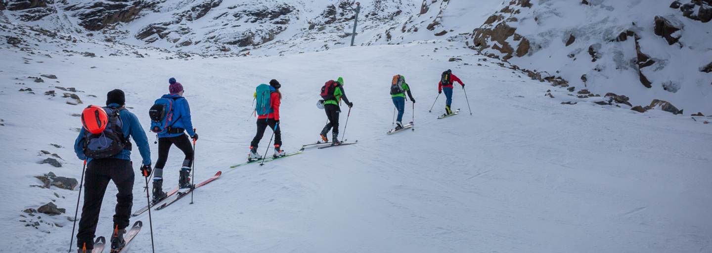 Im Preis inkludiert sind geführte Touren, LVS-Suchfeld und vieles mehr