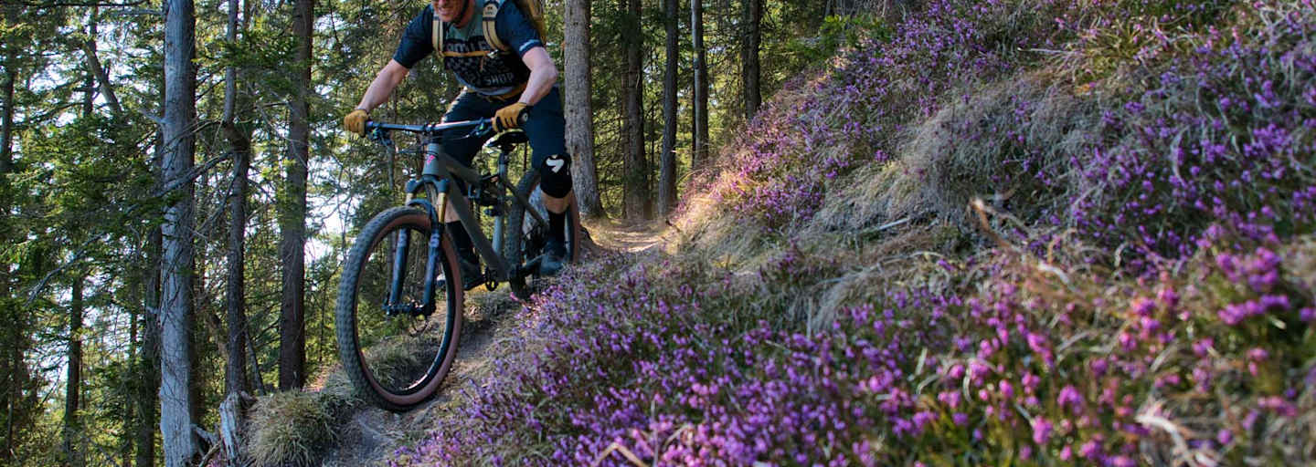 Eine Grillrunde kann im doppelten Sinn nährend und wärmend sein