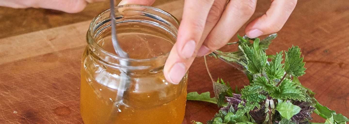 Selbstgemachter Kräuteressig