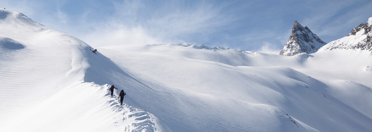 Skitourengehen in den Adula Alpen im Kanton Graubünden