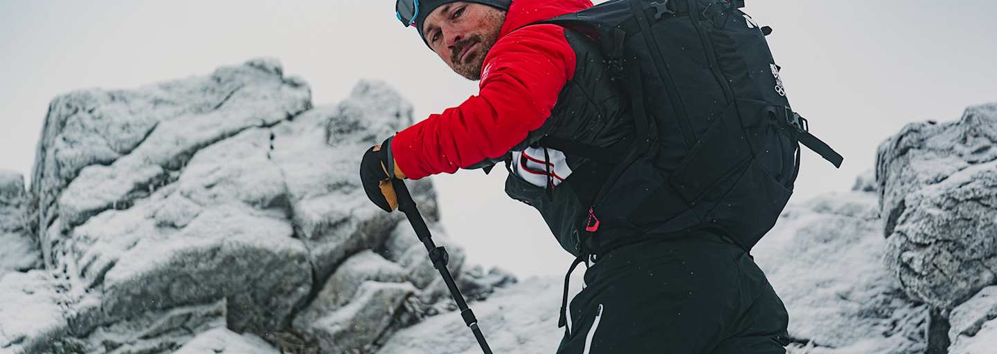 Der Profi-Snowboarder Alex Payer kennt einige gute Tipps, wie man sich für die Skitourensaison vorbereitet.