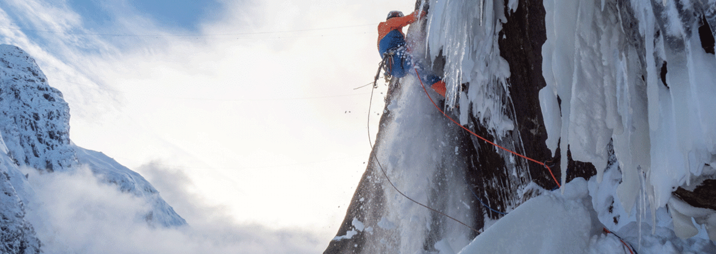 Dani Arnold klettert neue Route durch das Eis der westlichen Schöllenenwand
