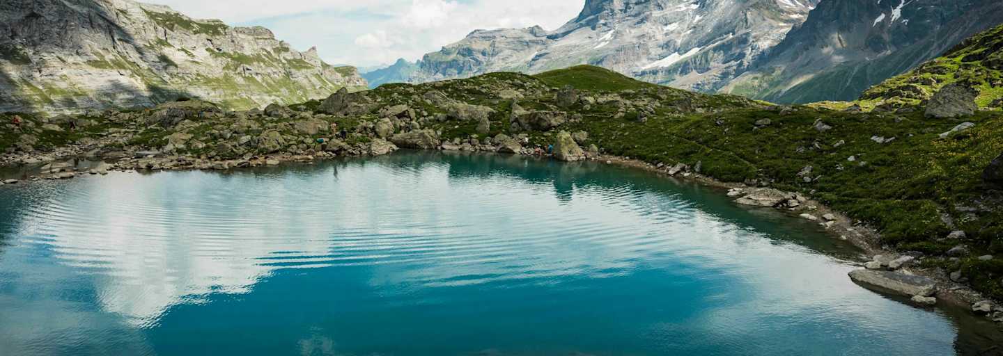 Der Obernhornsee und das Lauterbrunnental mit dem Mönch, Jungfrau-Altesch und Bietschhorn (rechts)