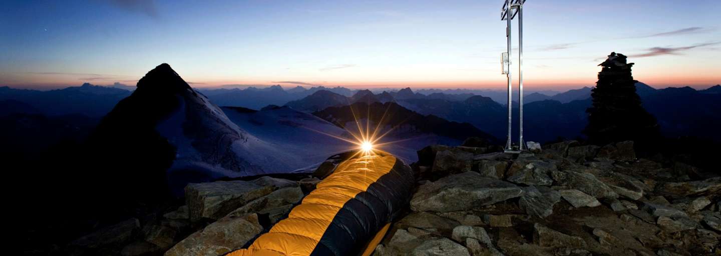 Biwak am Gipfel des Wilden Pfaffs in den Stubaier Alpen in Tirol