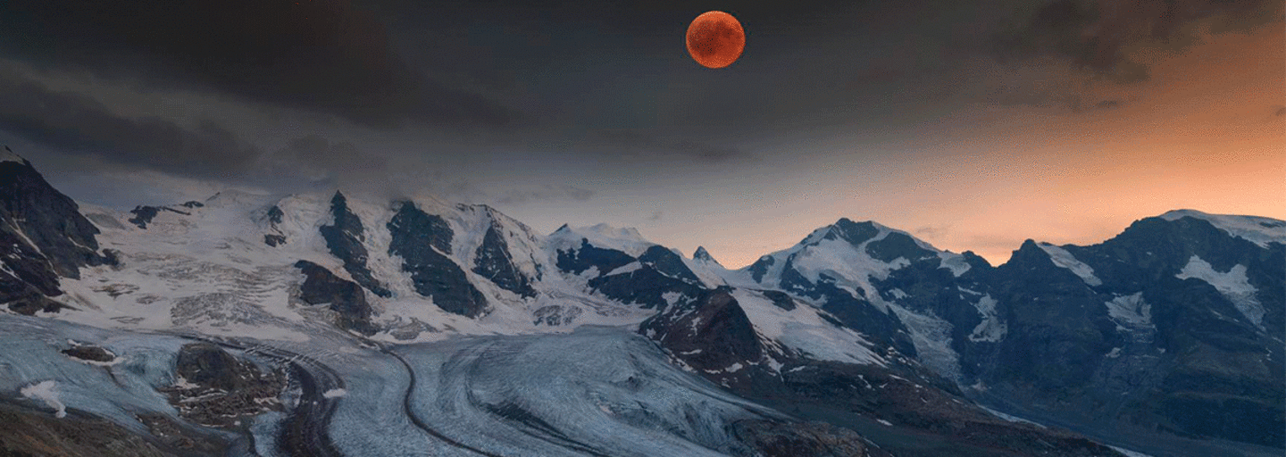 Ein seltenes Naturschauspiel: Blutmond über der Berninagruppe im Schweizer Engadin