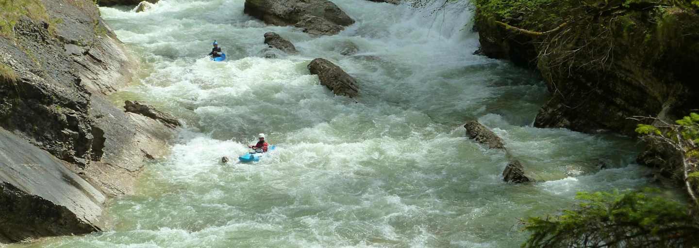 Die Brandenberger Ache ist auch bei Kajakfahrern beliebt.