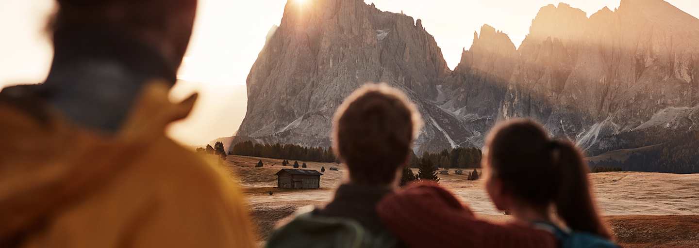 Von der Sonne geküsst: Die markanten Bergformationen der Dolomiten.