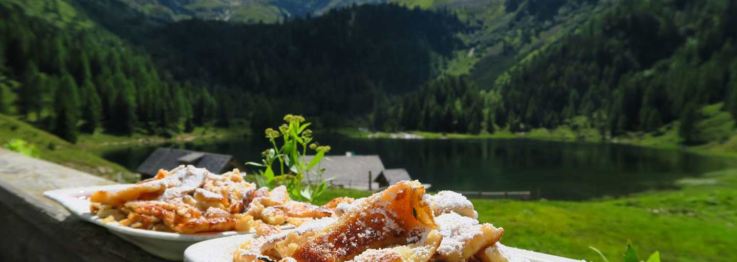 Kaiserschmarrn auf der Duisitzkarseehütte in den Schladminger Tauern in der Steiermark