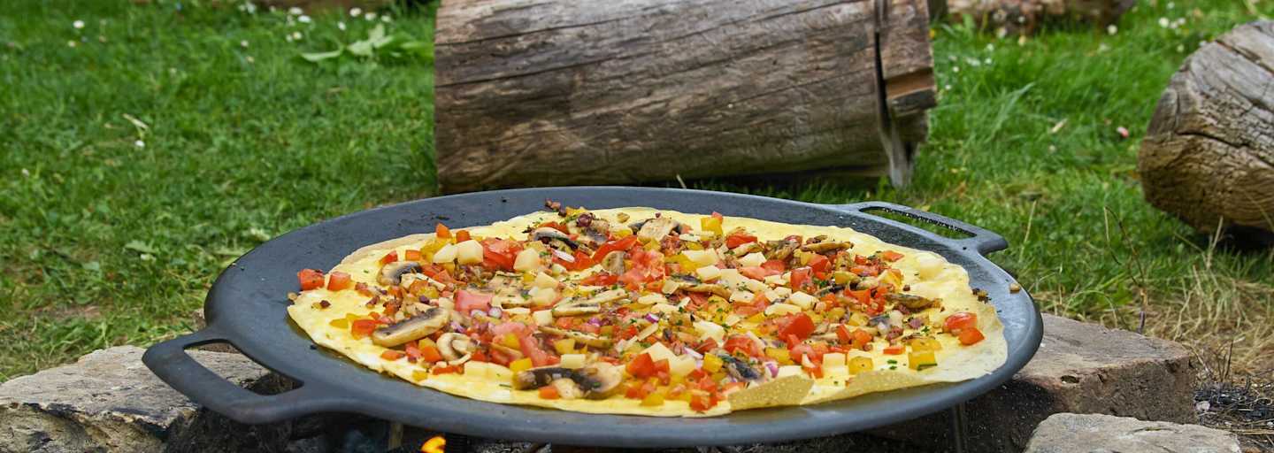 Outdoor-Küche: Frittata aus Feuerschale