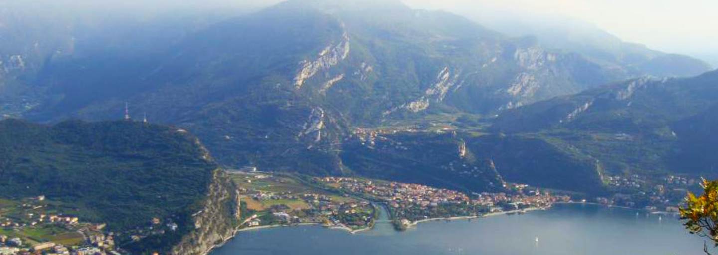 Cima Rocca: Blick über Gardasee und Torbole