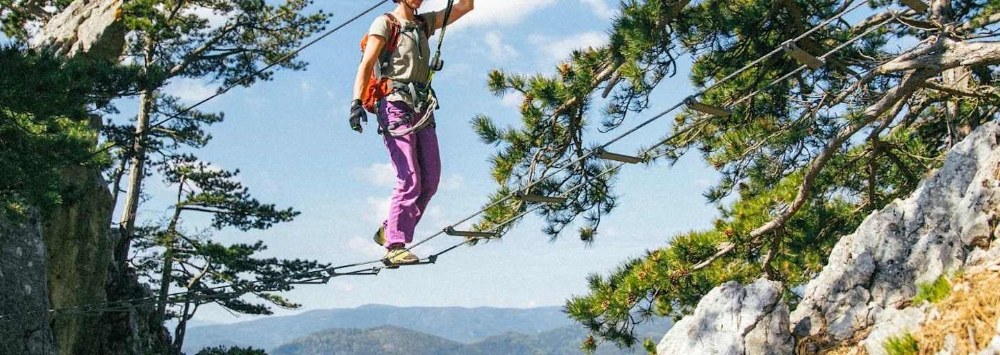 Eine horizontale Sprossenleiter sorgt für extra Adrenalin