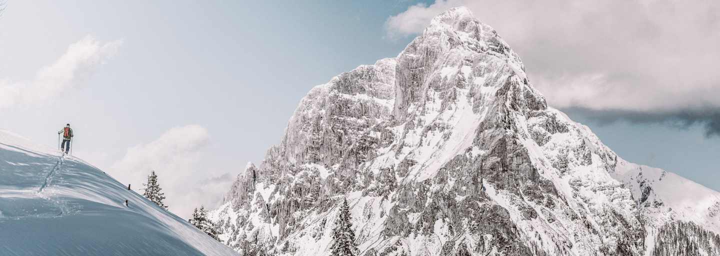 Skitourengeher im Gesäuse in der Steiermark