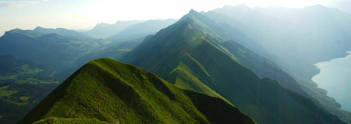 Gratwandern in den Emmentaler Alpen: 5-Gipfel-Tour hoch über Interlaken im Kanton Bern