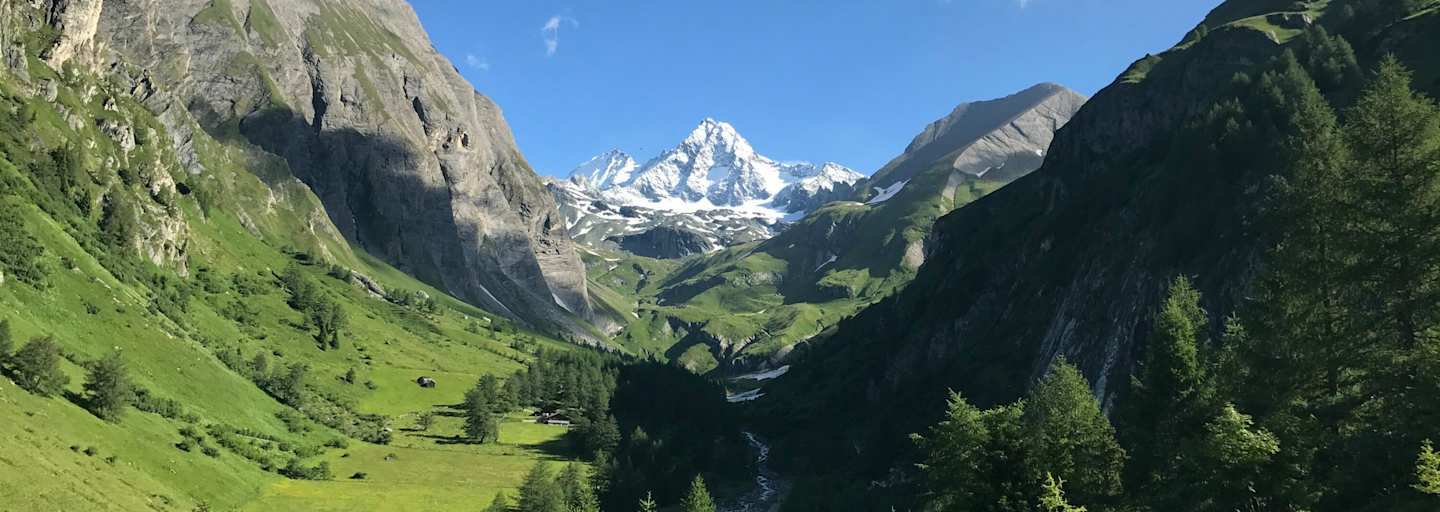 Blick vom Ködnitztal bei Kals auf den Großglockner - der Doppelgipfel ist gut erkennbar. 