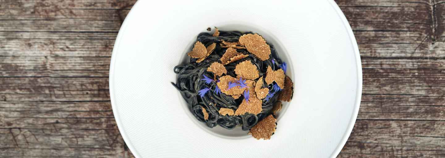 Holzkohle-Taglioni von Markus Holzer