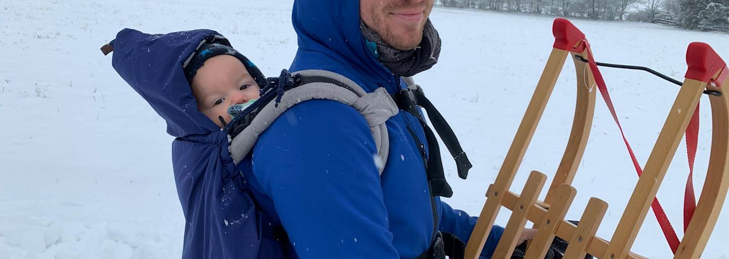 Julian Paschinger und Sohn Tobias beim Rodeln